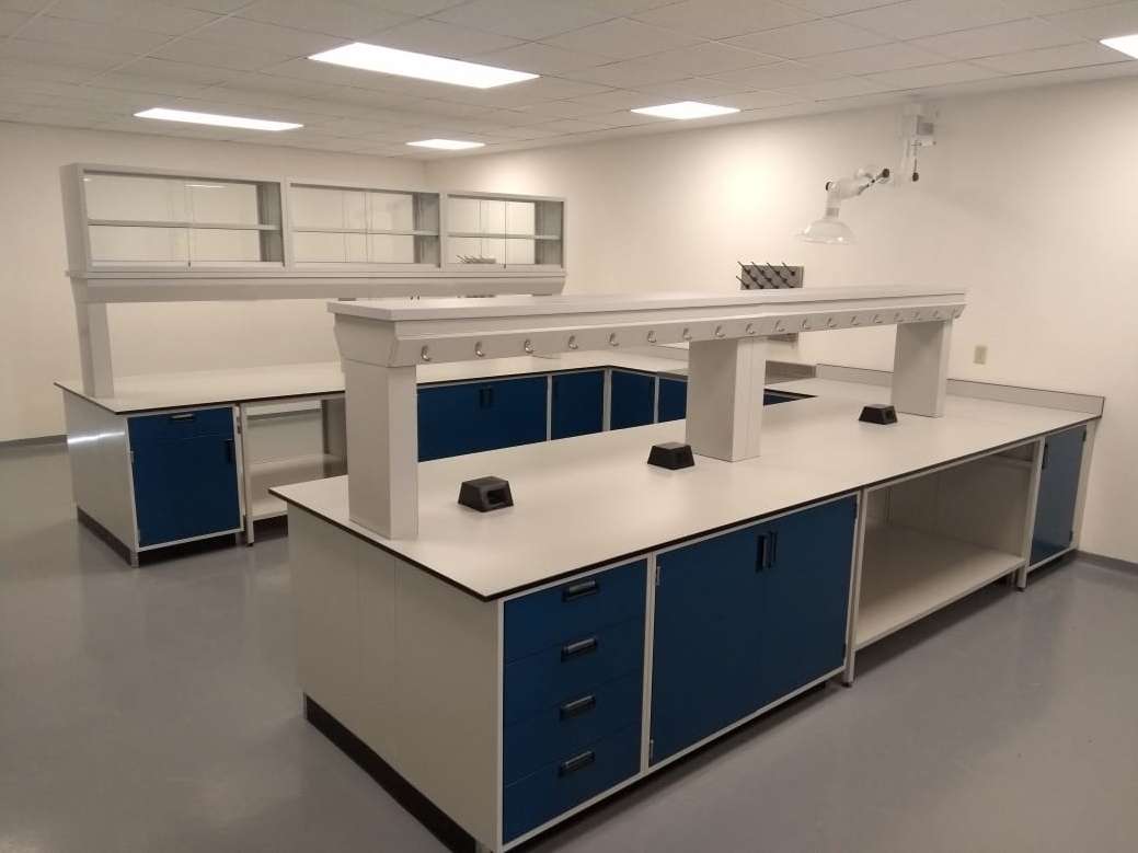 Cermet, cubiertas de trabajo para laboratorio y muebles para laboratorio.